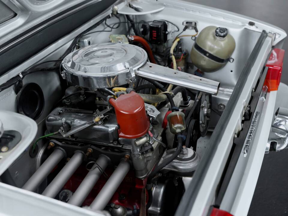 Bild 29/50 von FIAT 850 Racer Convertibile Bertone (1970)