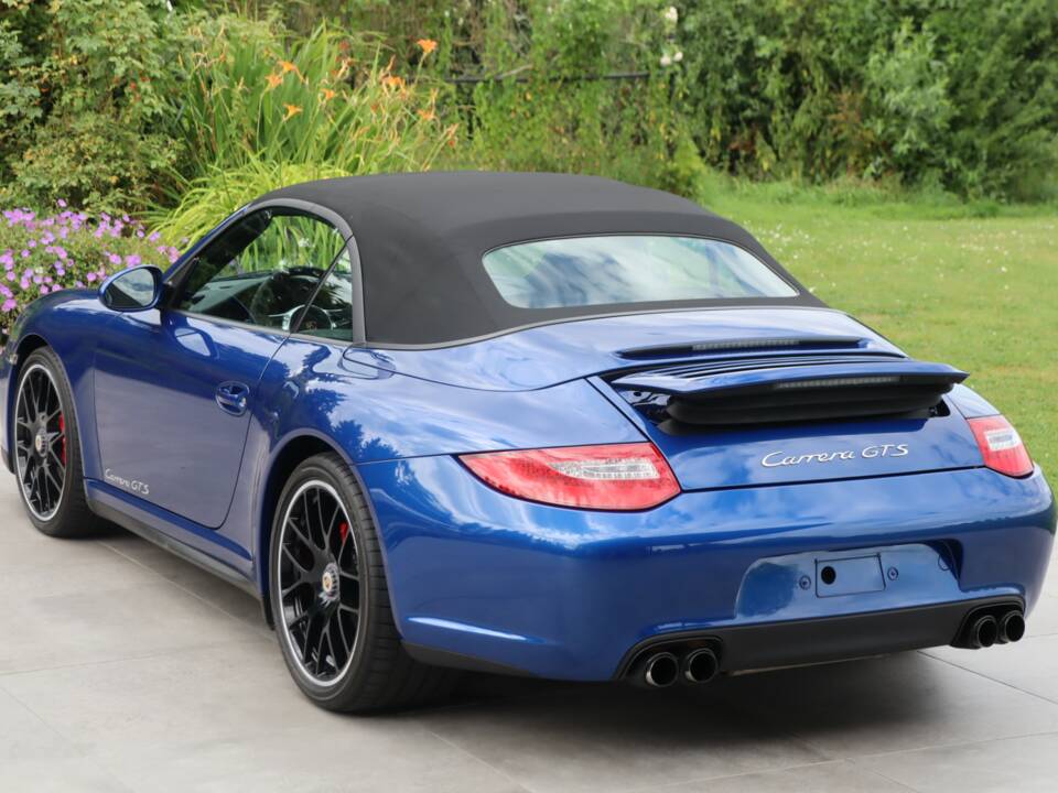 Bild 2/50 von Porsche 911 Carrera 4 GTS (2011)