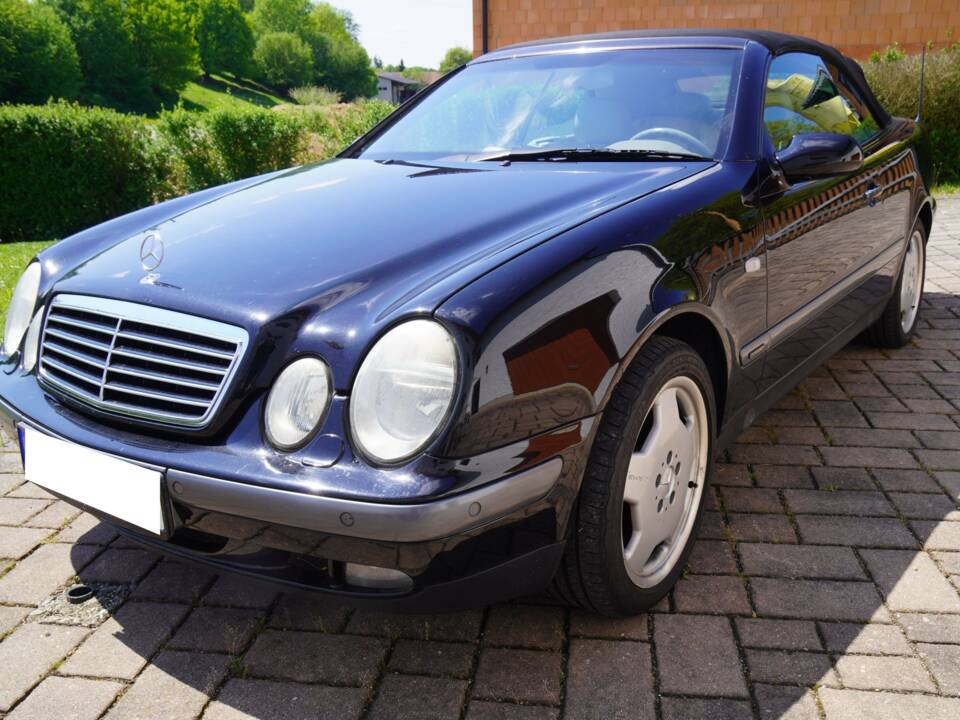 Bild 3/17 von Mercedes-Benz CLK 320 (1998)