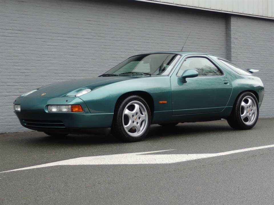 Bild 1/99 von Porsche 928 GTS (1992)