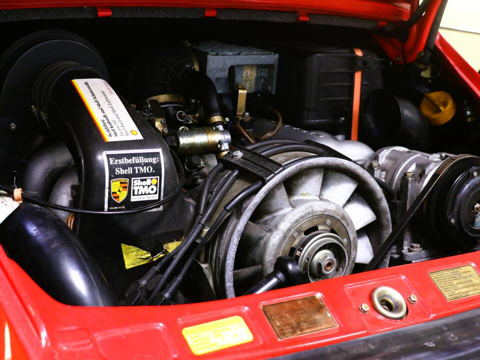Image 39/47 of Porsche 911 Carrera 3.2 (1989)