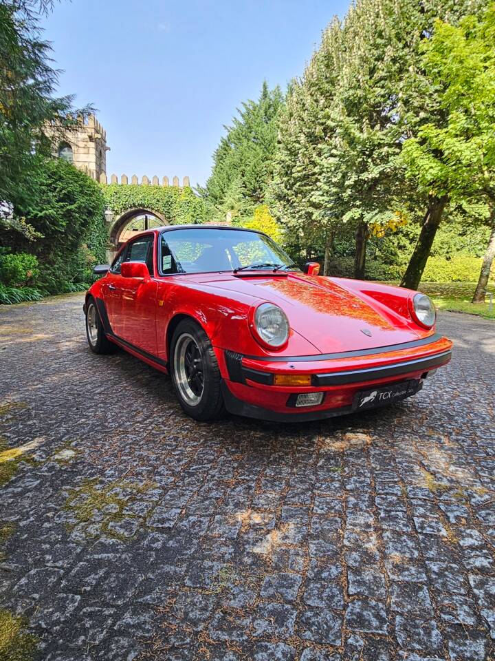 Immagine 25/37 di Porsche 911 Carrera 3.2 (1985)