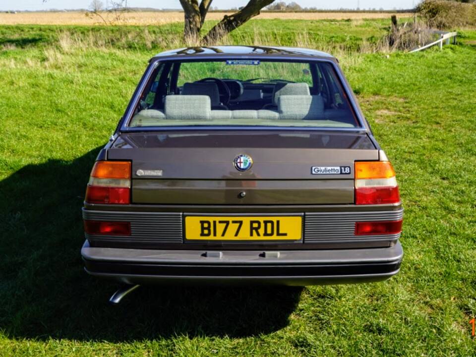 Image 18/20 of Alfa Romeo Giulietta 1.8 (1985)