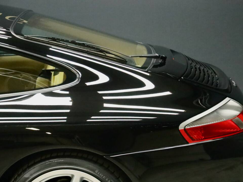 Image 18/50 de Porsche 911 Carrera (1999)