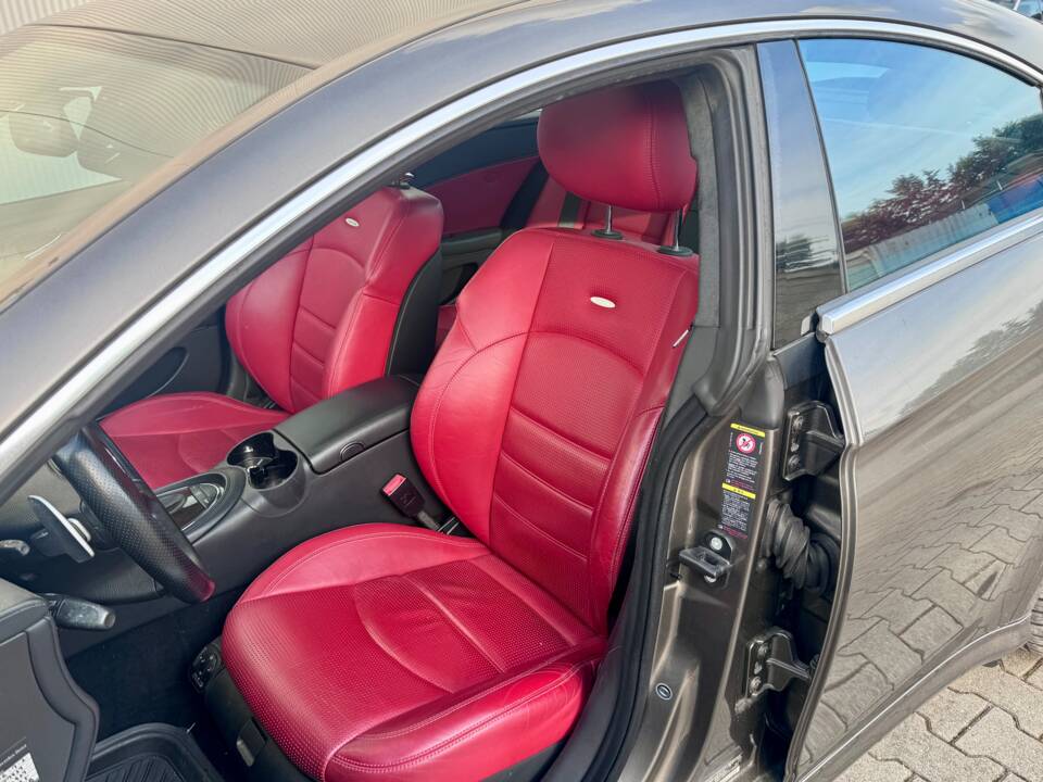 Image 4/6 de Mercedes-Benz CLS 63 AMG (2007)
