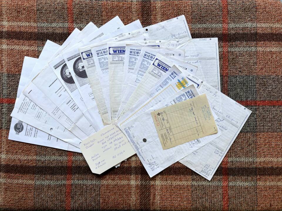 Bild 11/12 von Mercedes-Benz 250 (1971)