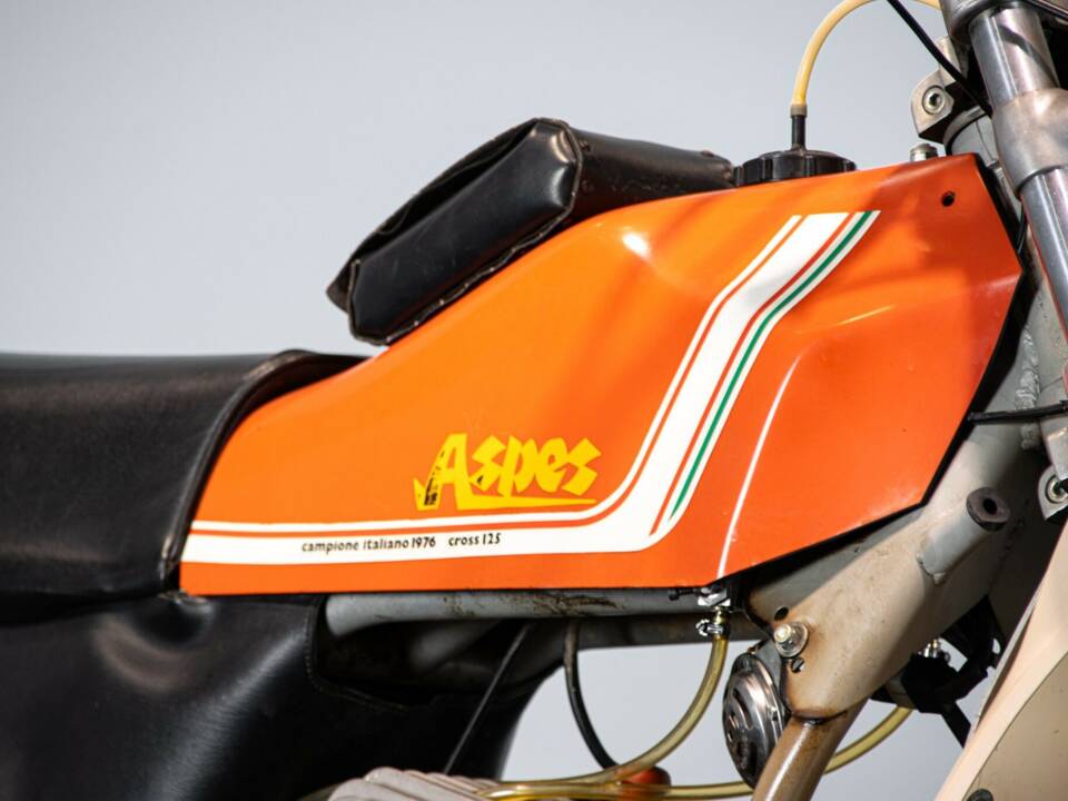 Image 41/50 of Aspes DUMMY (1983)