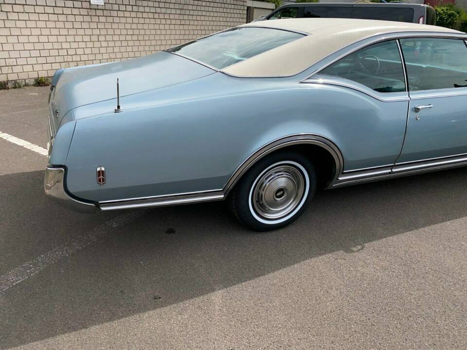 Bild 3/13 von Oldsmobile Delta 88 Holiday Hardtop (1968)