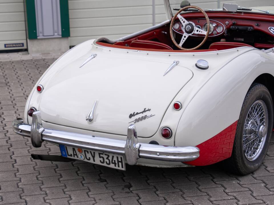 Image 30/72 de Austin-Healey 3000 Mk II (BJ7) (1962)