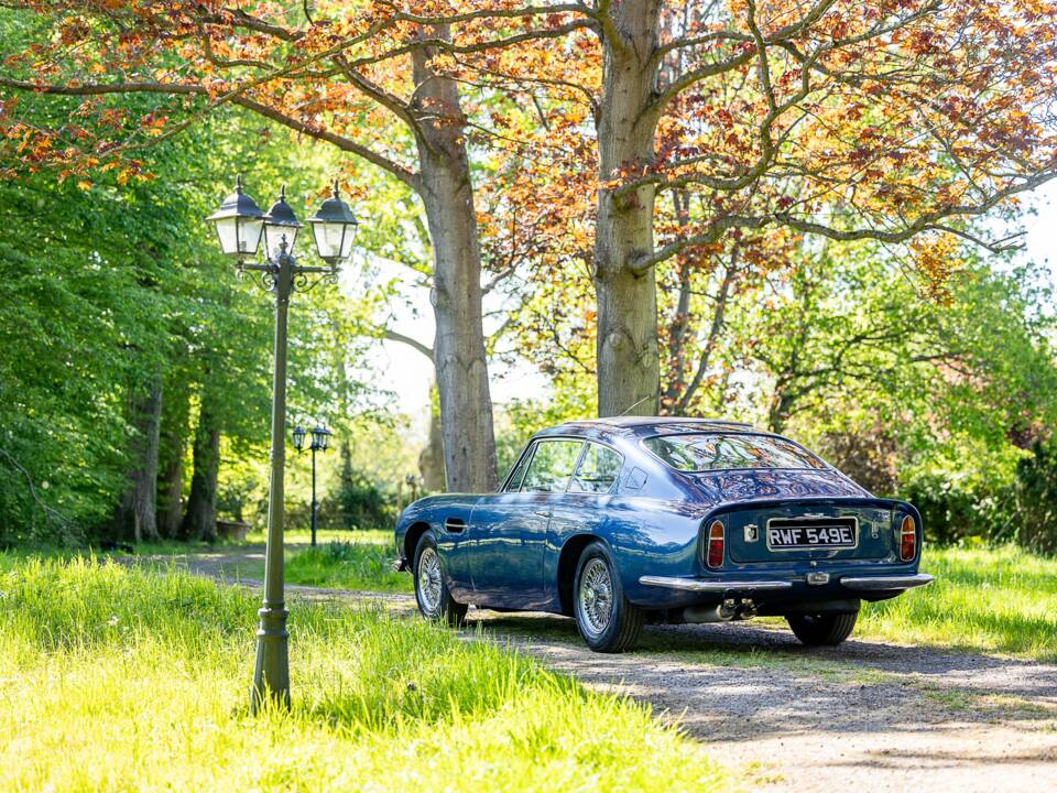 Afbeelding 25/50 van Aston Martin DB 6 (1967)