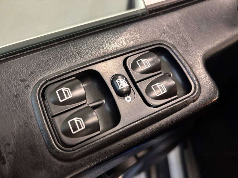Imagen 20/48 de Mercedes-Benz G 55 AMG Kompressor (LWB) (2009)