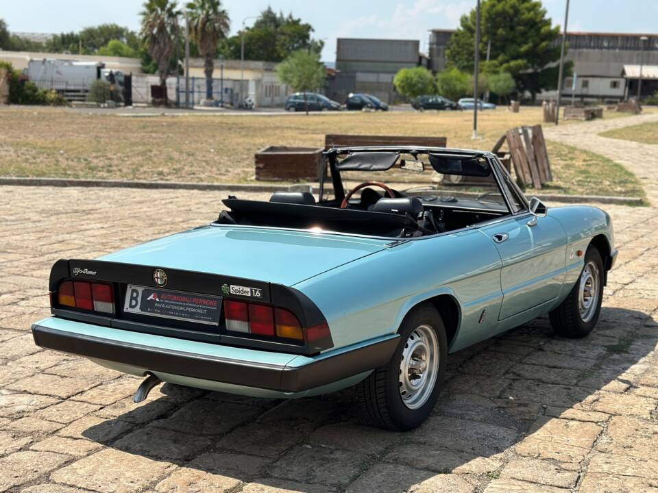 Bild 8/22 von Alfa Romeo 1.6 Spider (1983)
