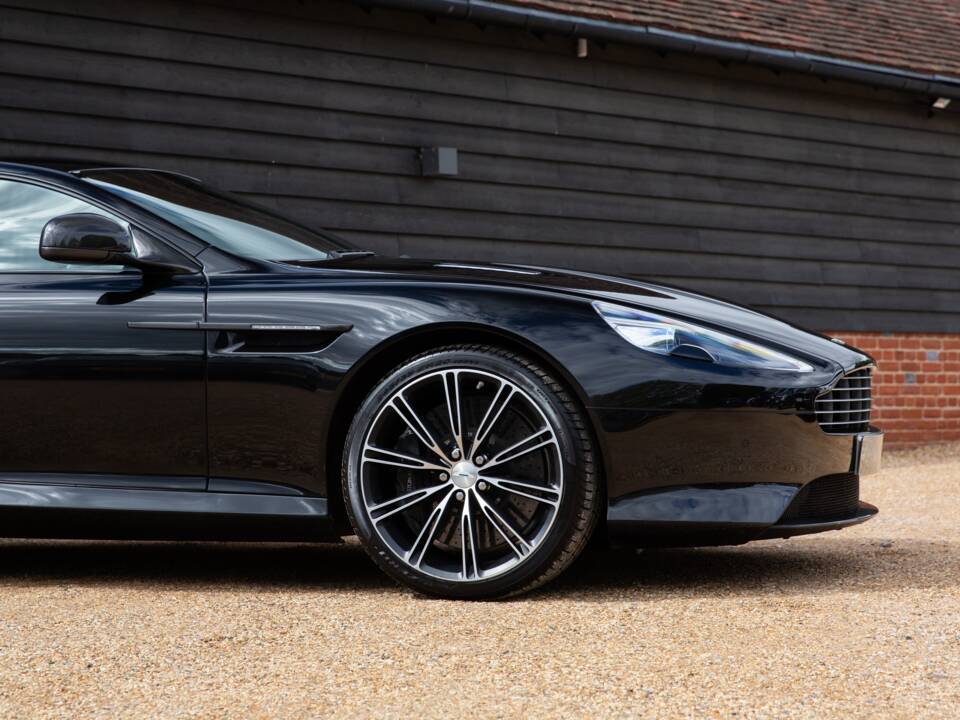 Image 11/94 of Aston Martin DB 9 (2014)