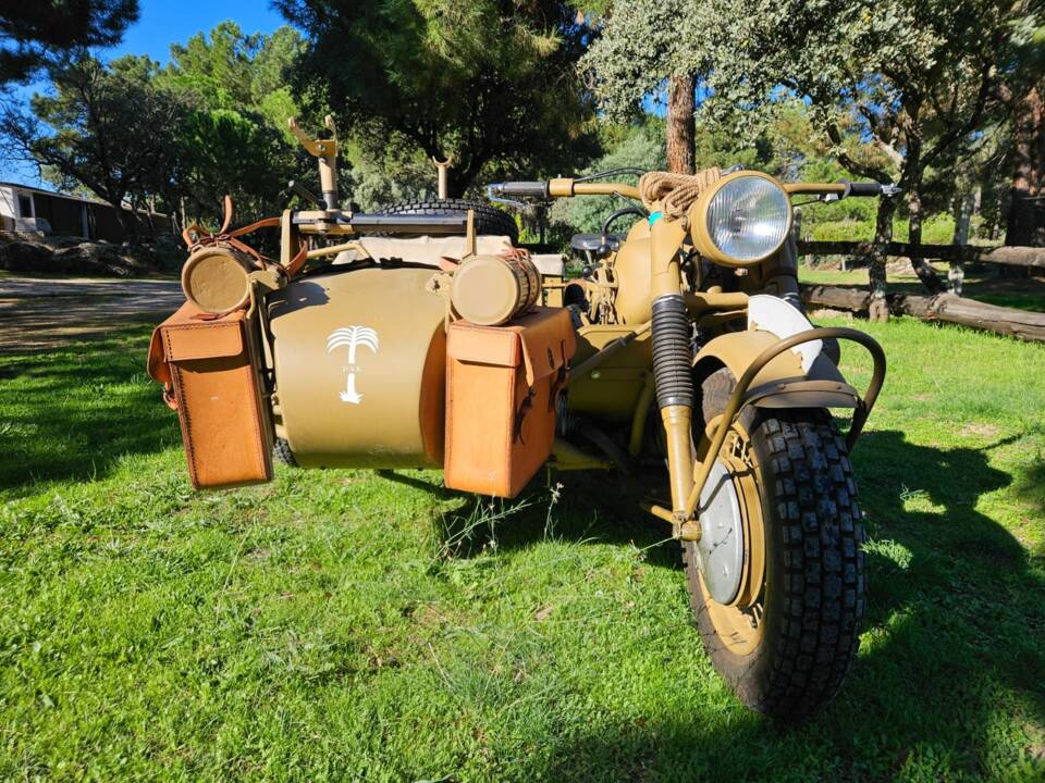 Image 6/8 of BMW R75 (1943)