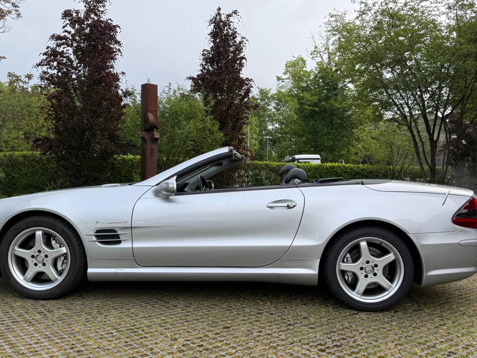Obraz 2/29 pojazdu Mercedes-Benz SL 55 AMG (2004)