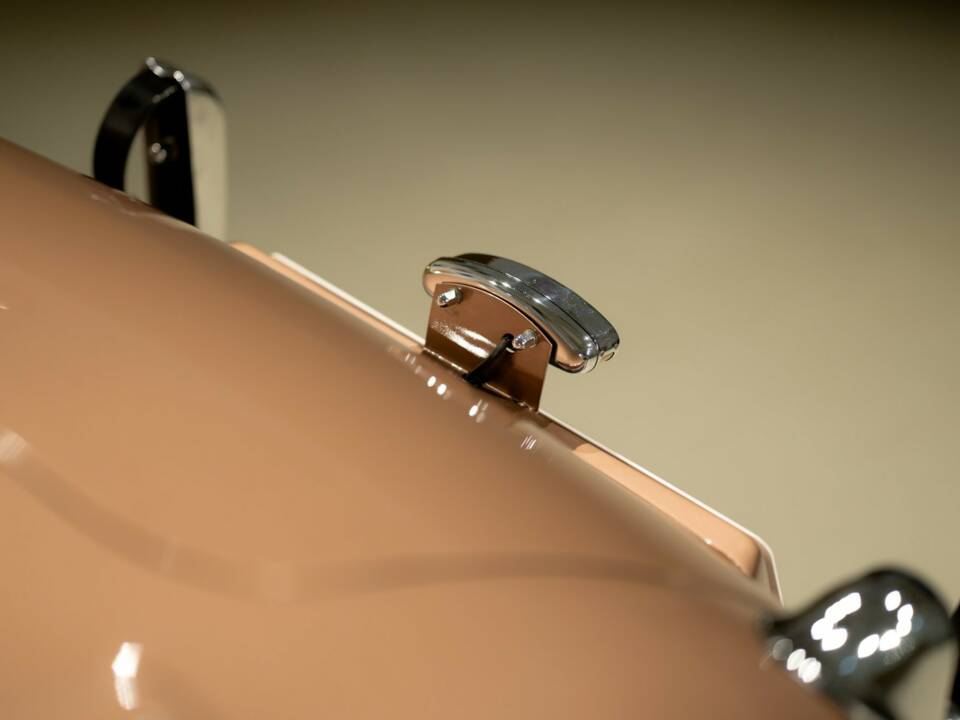 Image 16/50 of Jaguar XK 120 OTS (1952)