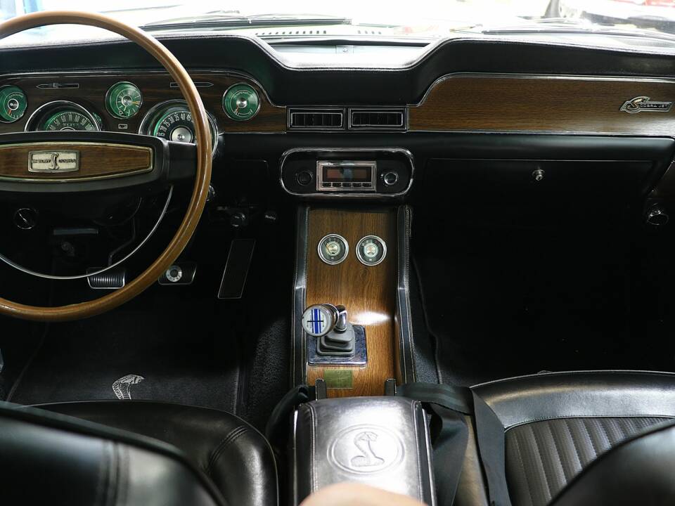 Image 9/14 de Ford Shelby GT 500-KR (1968)