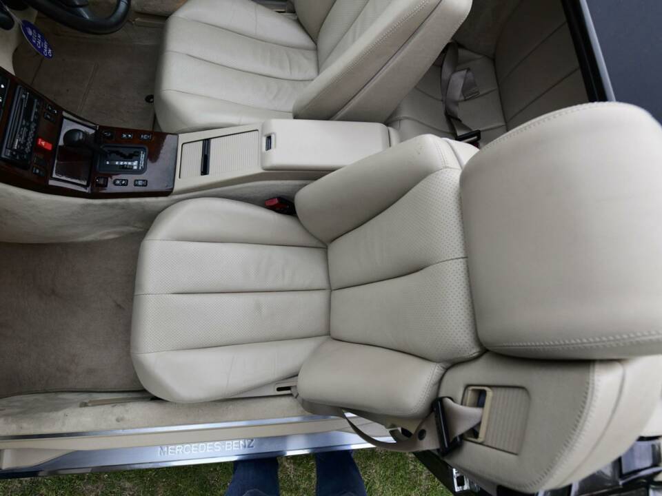 Image 45/50 of Mercedes-Benz SL 500 (1995)