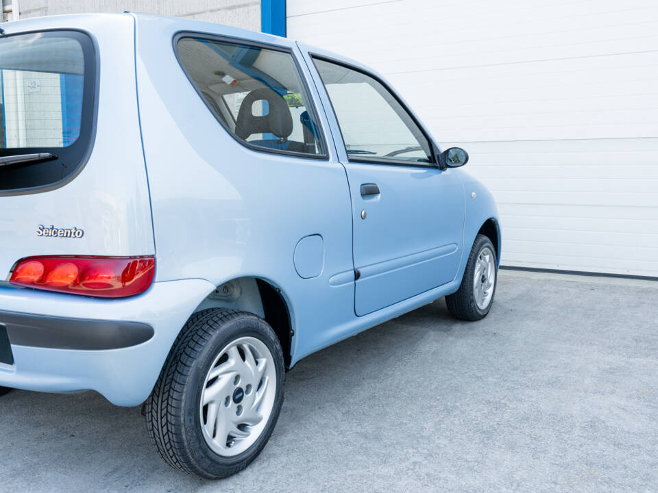 Image 30/99 of FIAT Seicento Young (2001)