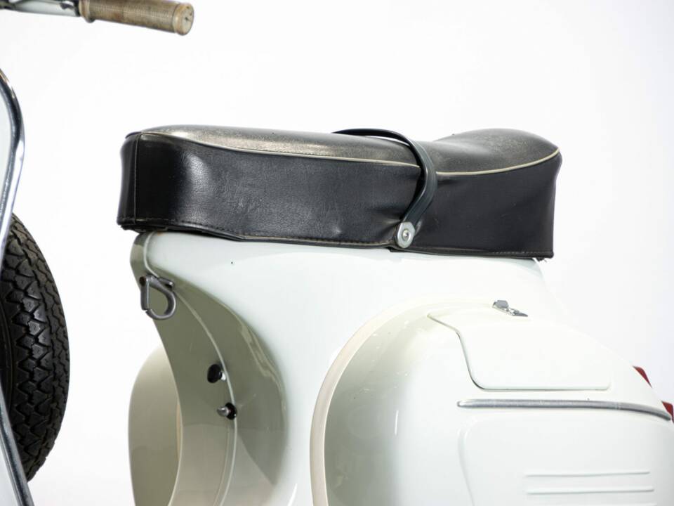 Bild 35/50 von Piaggio Vespa 125 Super (1966)