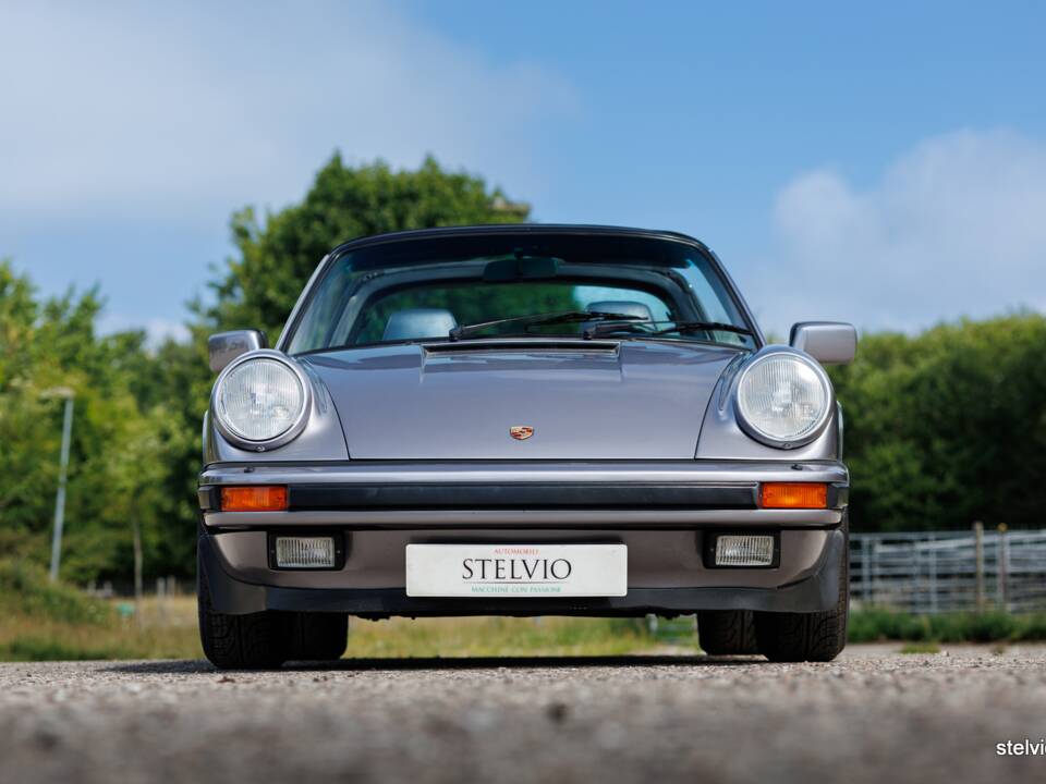 Image 15/44 de Porsche 911 Carrera 3.2 &quot;#250.000 911&quot; (1988)