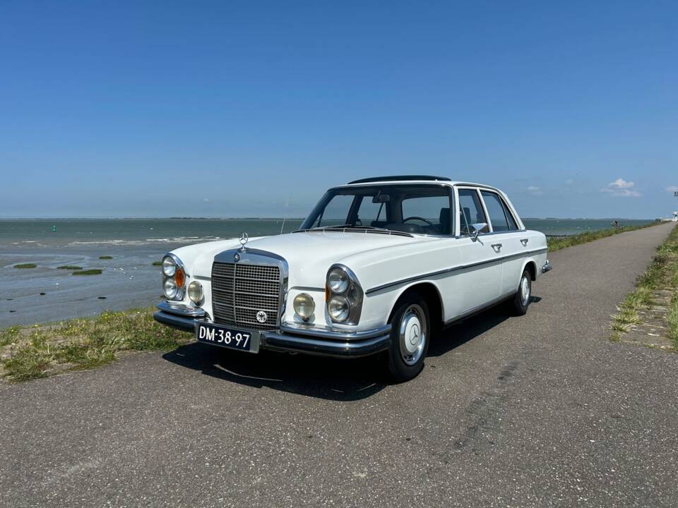 Image 1/5 of Mercedes-Benz 280 SE (1970)