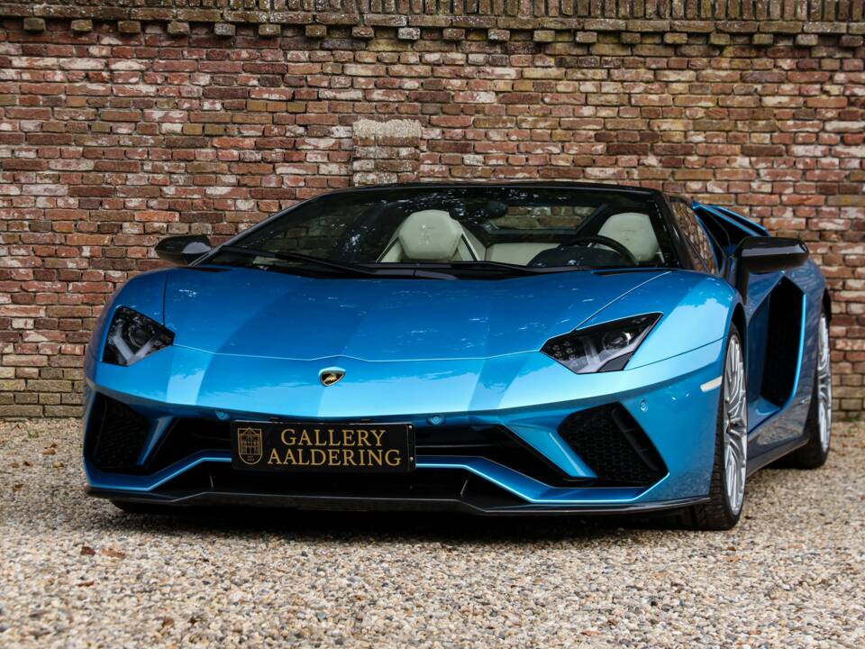 Image 9/50 of Lamborghini Aventador S (2018)