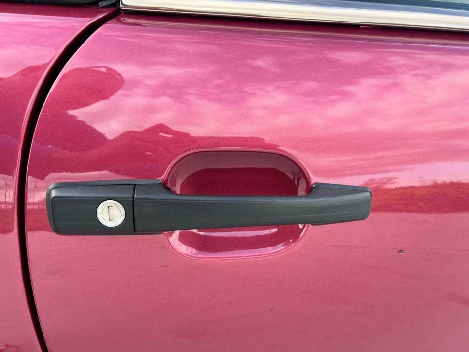 Image 20/30 of Mercedes-Benz 300 SL-24 (1992)