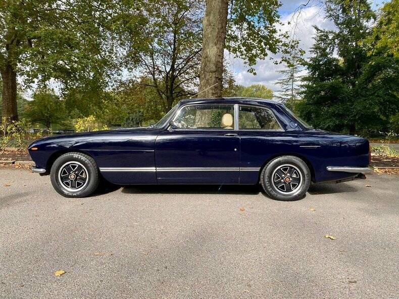 Image 4/42 of Bristol 411 Mk. V (1975)