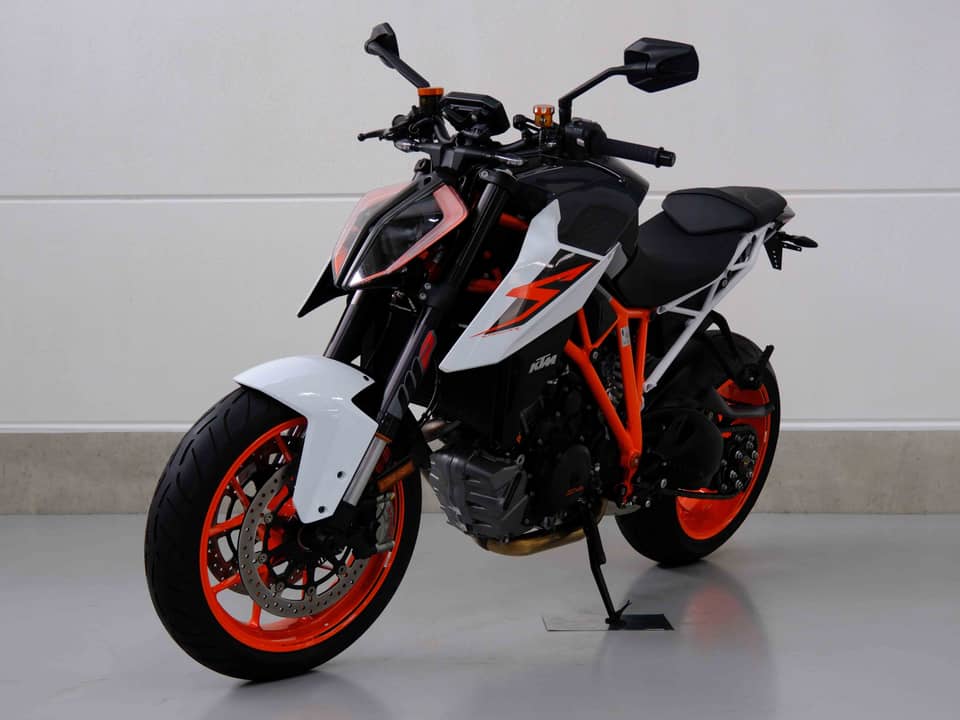 Image 30/83 of KTM 1290 Super Duke R (2018)