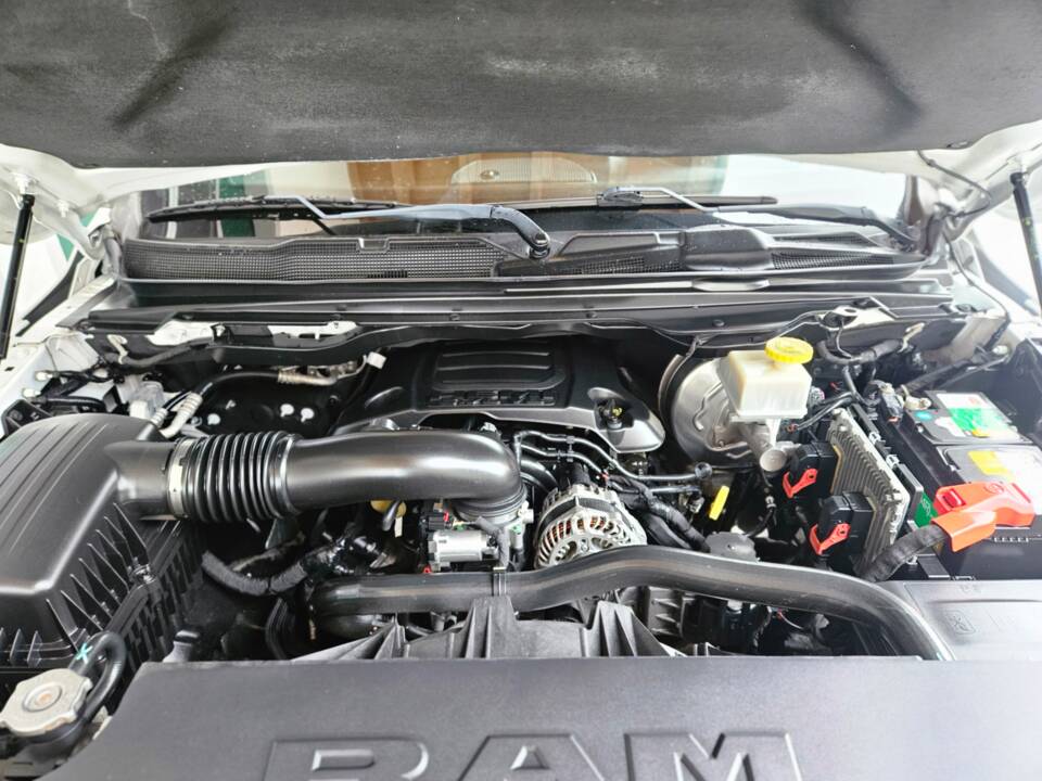 Image 39/62 of Dodge Ram 1500 (2020)