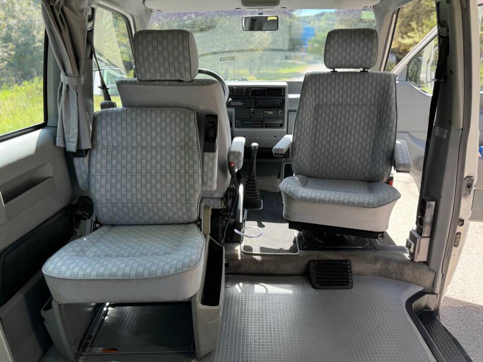 Immagine 31/36 di Volkswagen T4 Multivan 2.5 Syncro (1994)