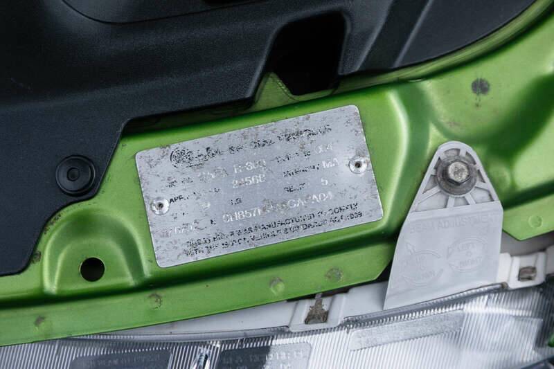 Image 24/45 of Holden LSV R300 (2002)