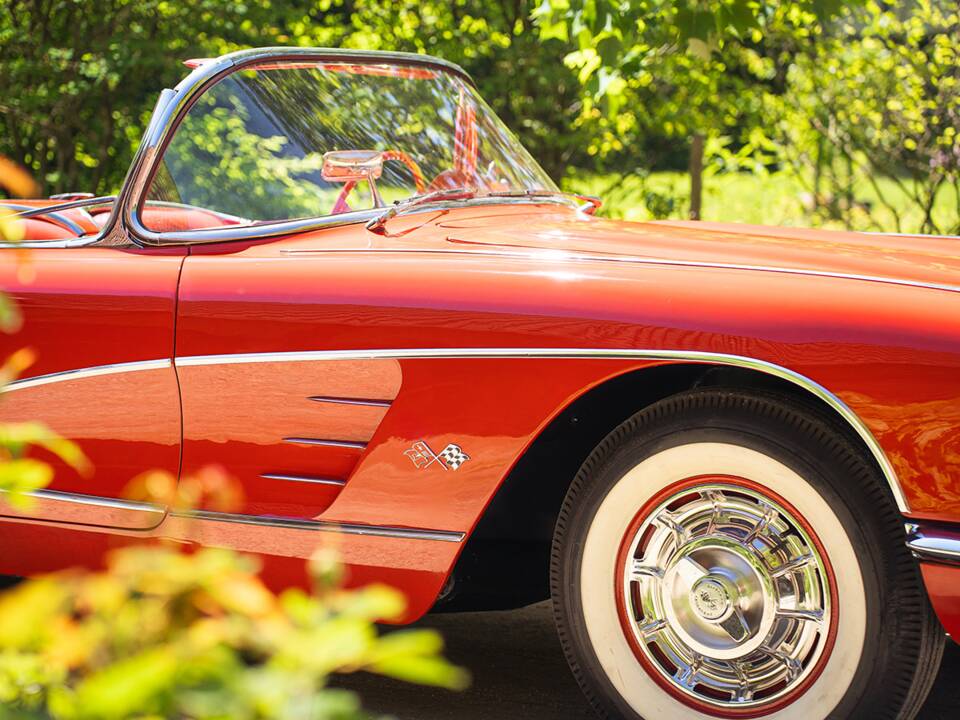 Image 4/51 of Chevrolet Corvette (1960)