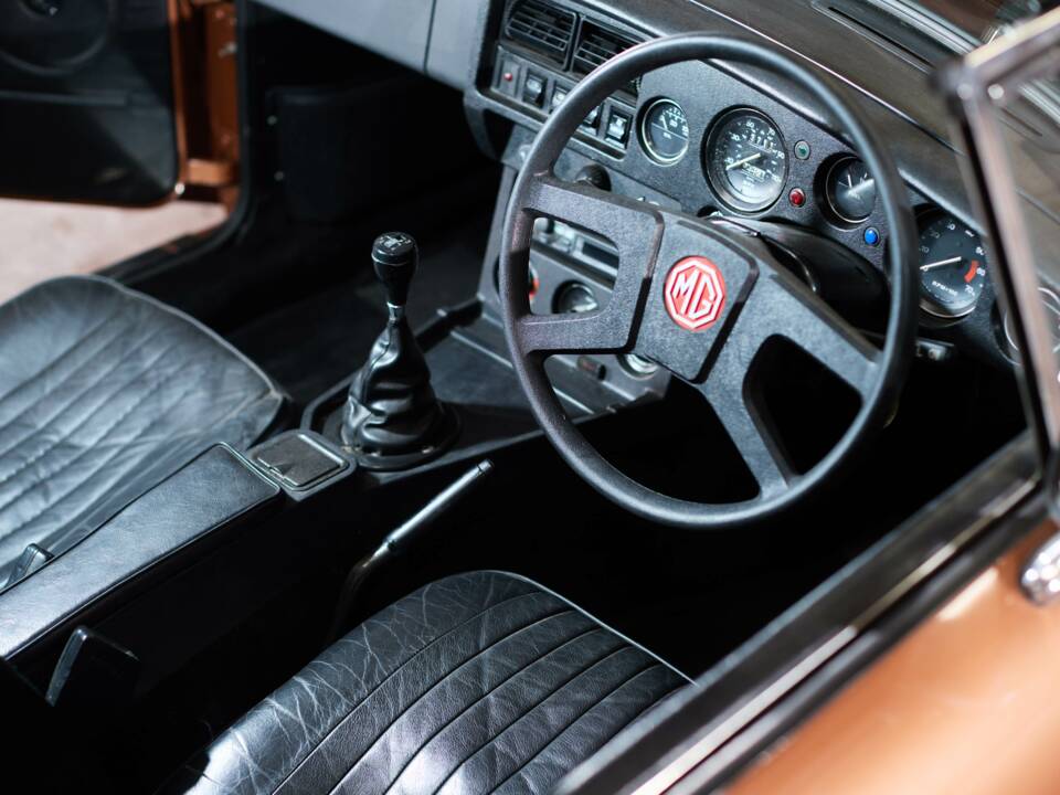 Immagine 20/25 di MG MGB Limited Edition (1981)