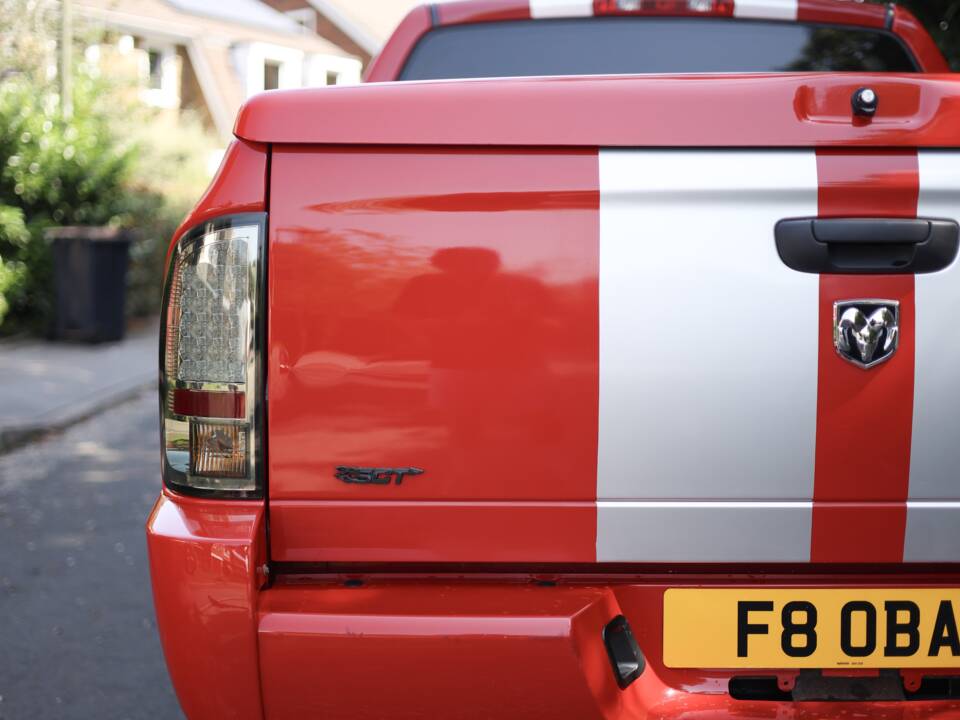 Image 17/82 of Dodge Ram SRT 10 (2005)