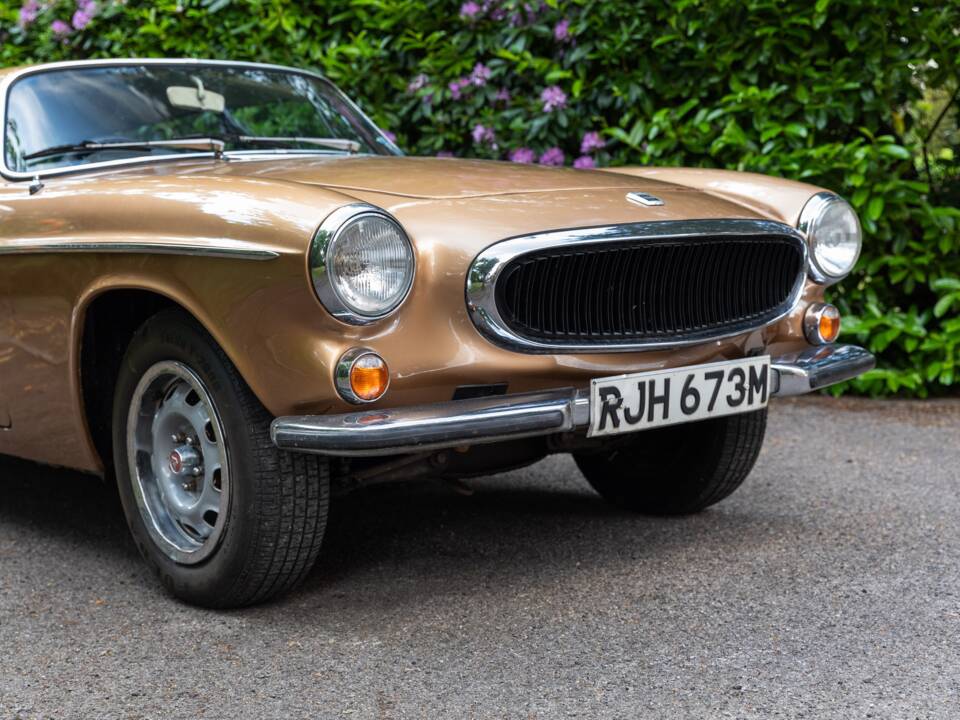 Image 19/50 of Volvo 1800 ES (1973)