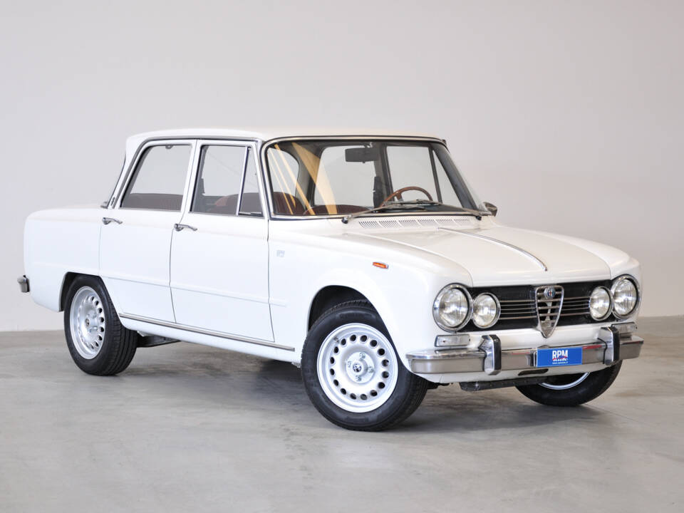 Image 42/63 of Alfa Romeo Giulia 1600 Super Biscione (1969)