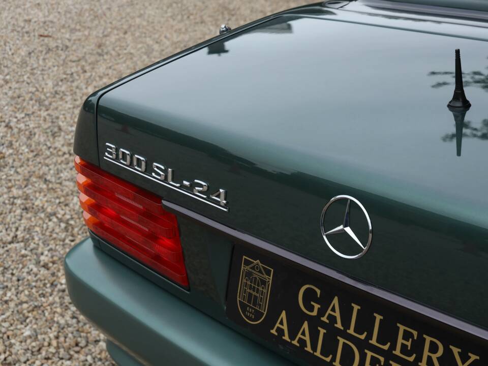 Image 32/50 of Mercedes-Benz 300 SL-24 (1992)