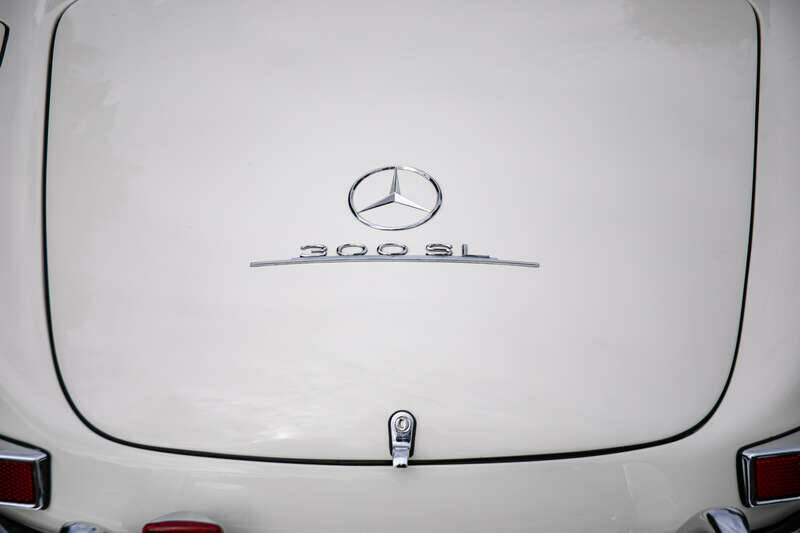 Image 24/29 of Mercedes-Benz 300 SL (1999)