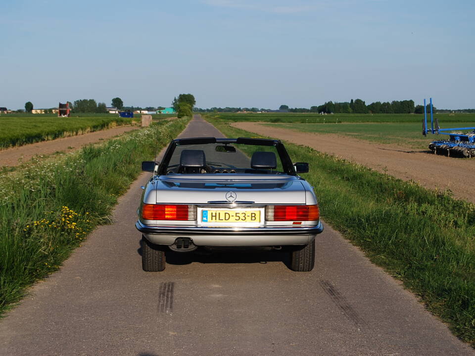 Image 64/87 of Mercedes-Benz 280 SL (1982)