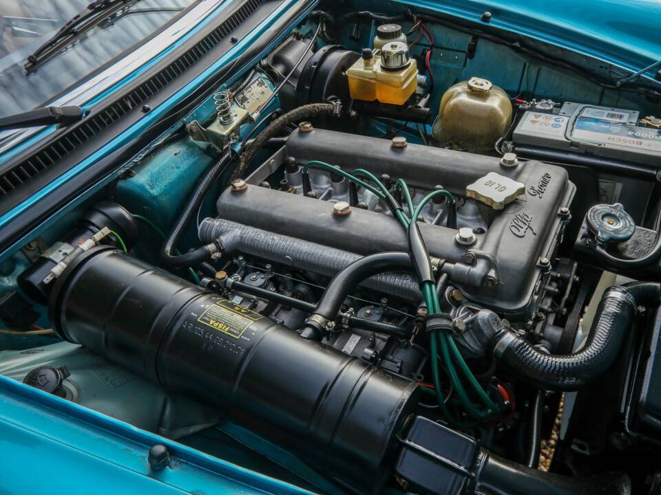 Image 48/50 of Alfa Romeo 2000 Spider Veloce (1981)