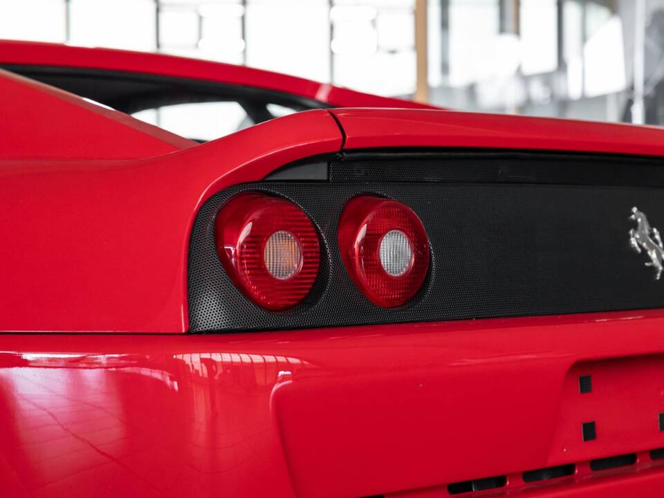 Afbeelding 6/24 van Ferrari F 355 Berlinetta (1994)