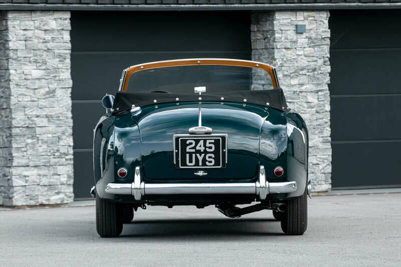 Image 7/50 of Aston Martin DB 2&#x2F;4 Mk I DHC (1954)