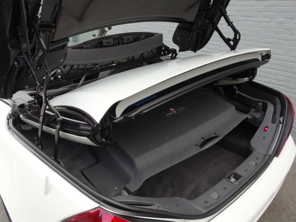 Image 68/97 de Mercedes-Benz SL 55 AMG (2003)