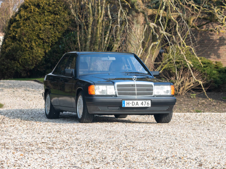 Imagen 4/15 de Mercedes-Benz 190 E (1990)