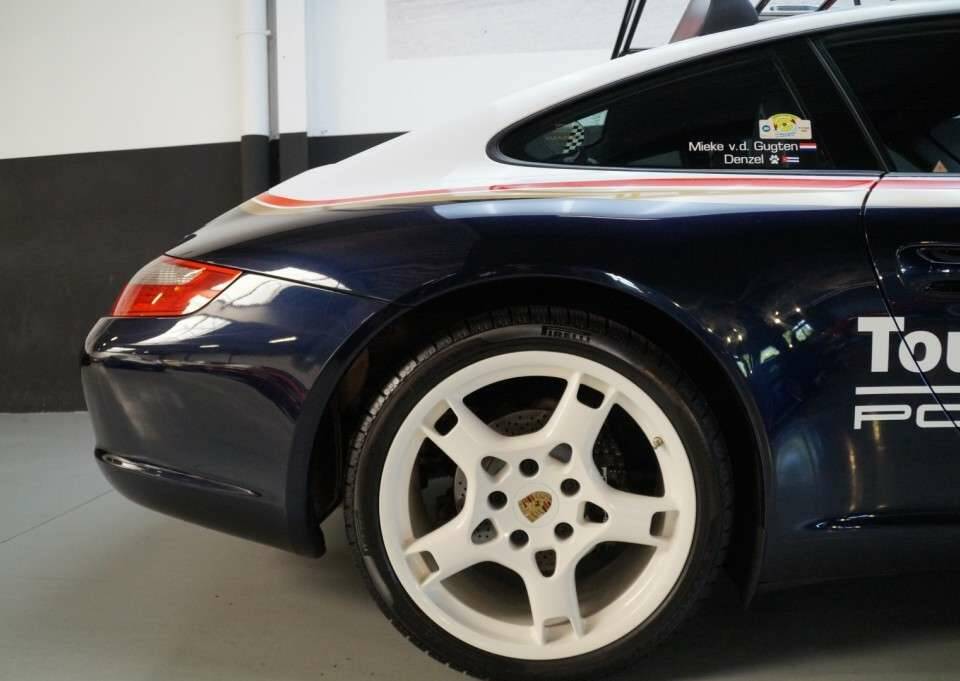Image 32/50 de Porsche 911 Carrera (2005)