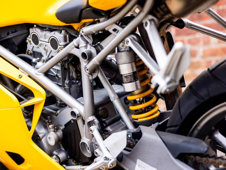 Immagine 7/30 di Ducati DUMMY (2004)
