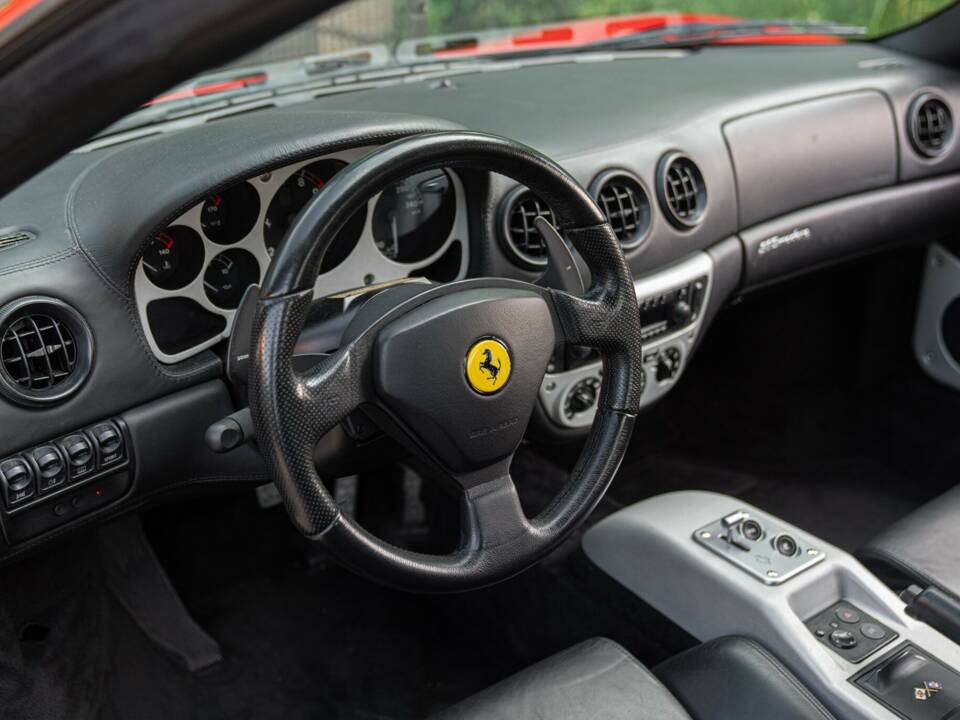 Bild 32/50 von Ferrari F 360 Modena (1999)