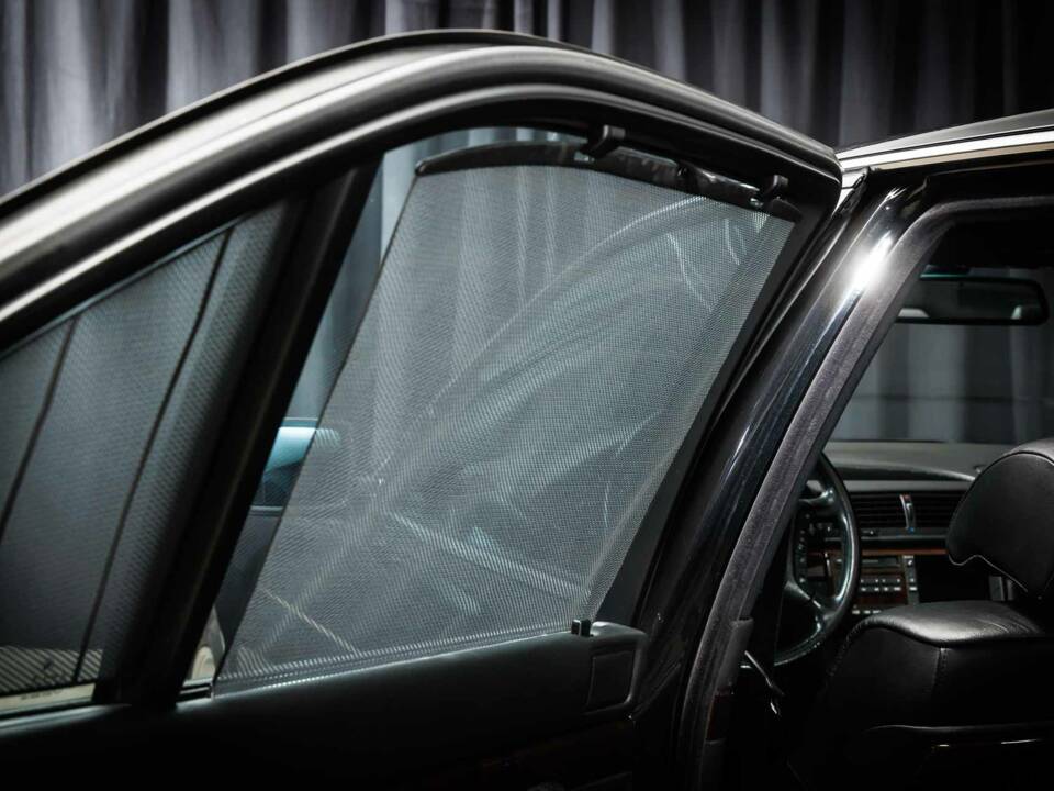 Image 30/41 of BMW 750i (2000)
